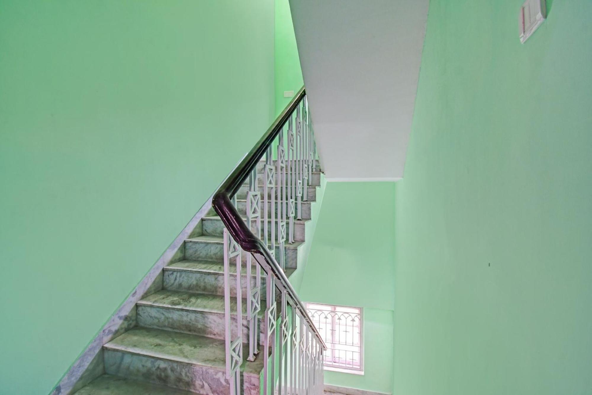 Hotel O R A Homestay Near Acropolis Mall Kolkata Bagian luar foto